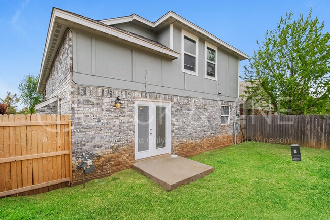 Building Photo - 1405 SW 20th St