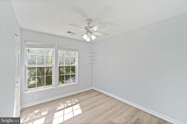 Building Photo - 15743 Viewpoint Cir