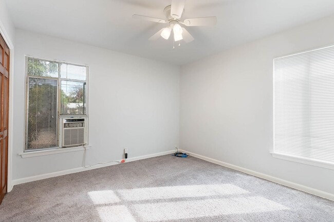 Building Photo - 463 Cherry Ridge Dr