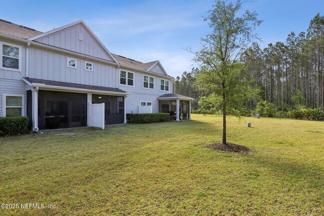 Building Photo - 10342 Benson Lake Dr