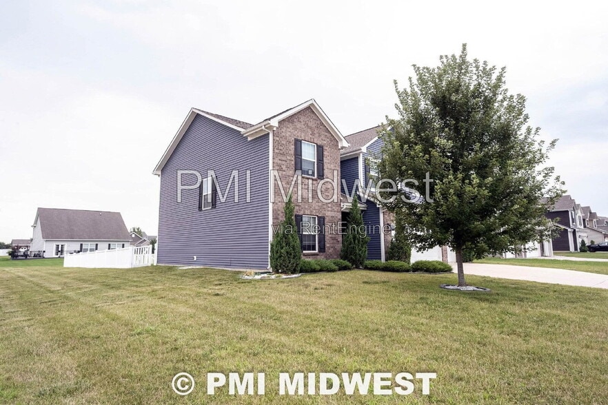 Building Photo - 8171 Brookville Wy