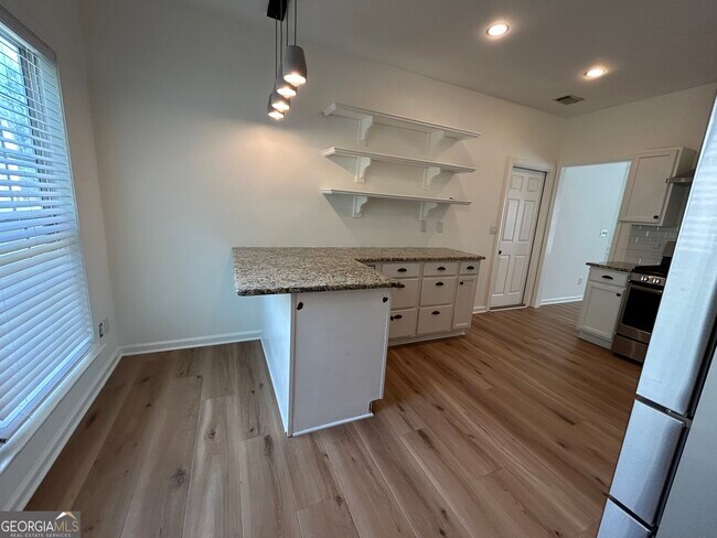 Building Photo - 665 Arncliffe Ct