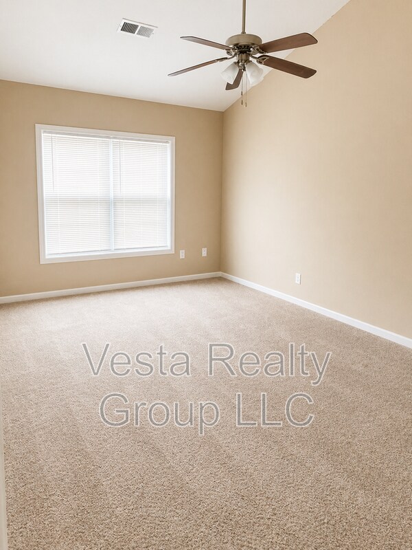 Building Photo - 1055 City Park Dr