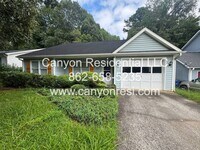 Building Photo - Stylish 3 Bed, 2 Bath Retreat: Modern Livi...