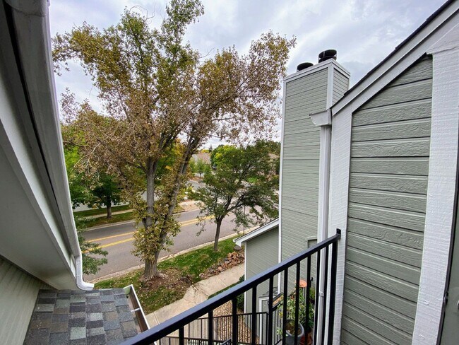 Building Photo - 6701 S Ivy Way