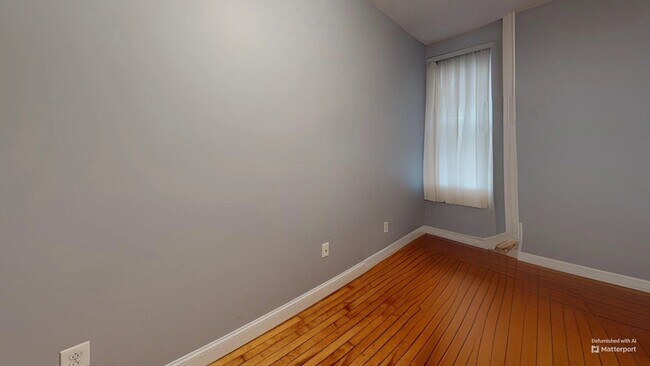 Building Photo - 330 1/2 E St