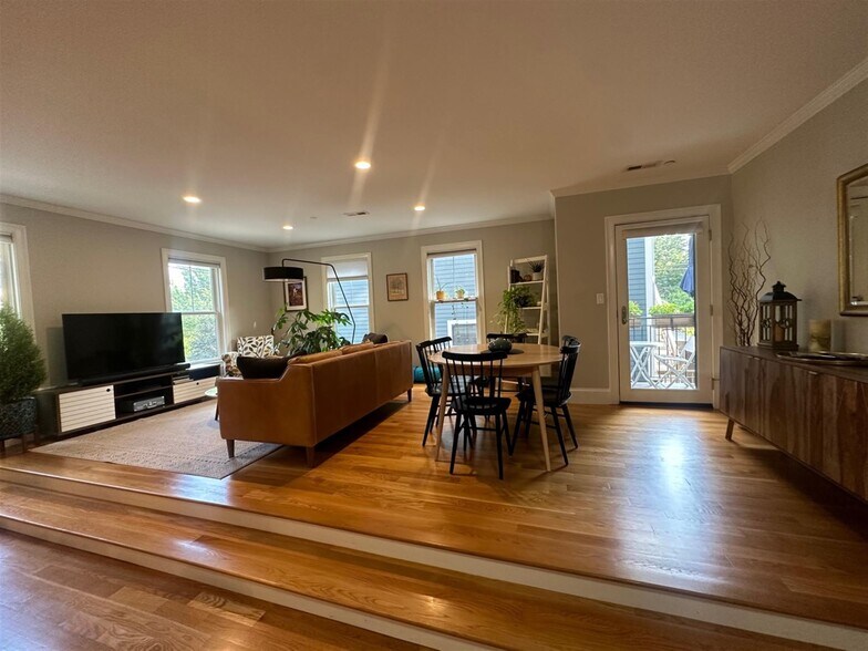 Building Photo - 22 Linden Ave