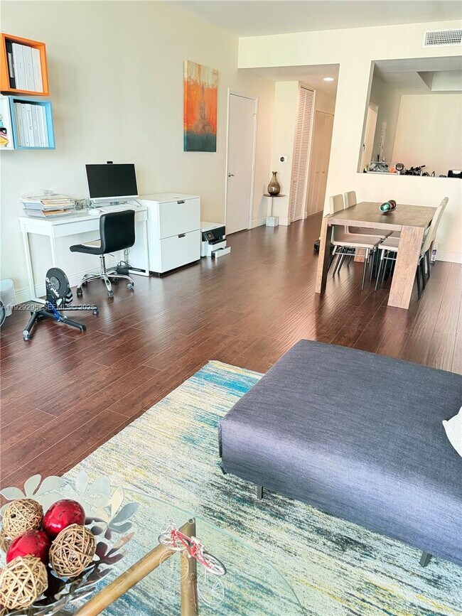 Building Photo - 3340 NE 190th St