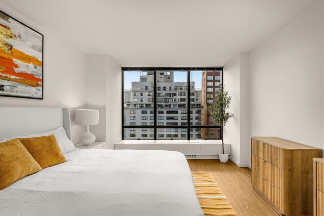 Building Photo - 525 E 72nd St