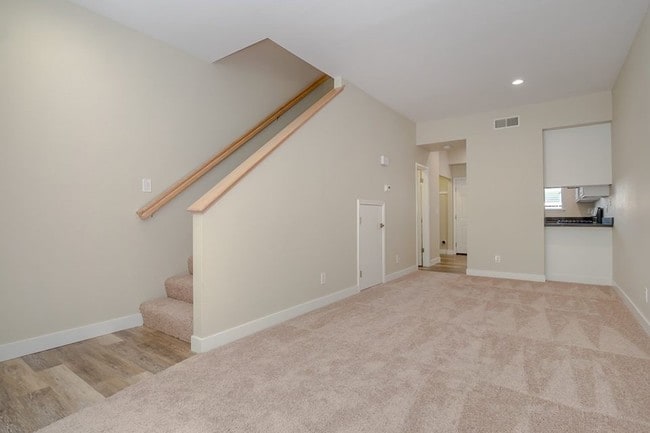 Building Photo - 3121 Woods Cir