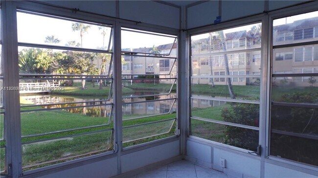 Building Photo - 4410 W Oakland Park Blvd