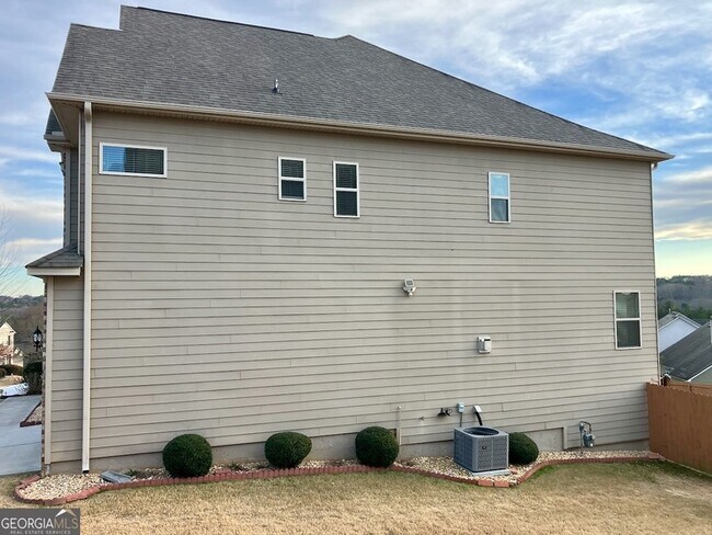 Building Photo - 3733 Dragon Fly Ln SE