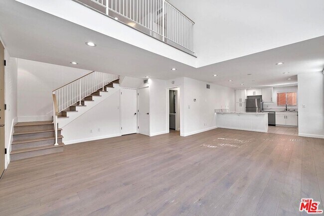 Building Photo - 843 4th St