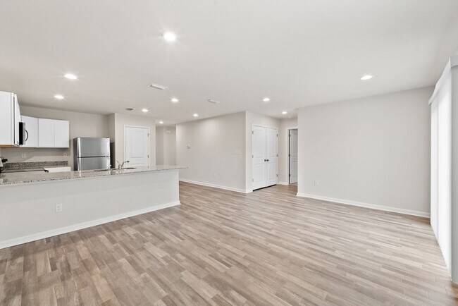 Building Photo - 630 Whispering Creek Ave