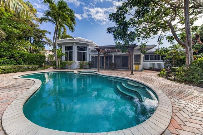 Building Photo - 2801 Coral Shores Dr