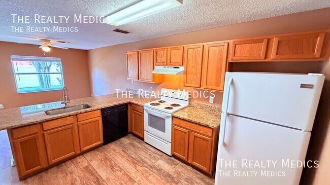 Building Photo - 13054 Lexington Summit St