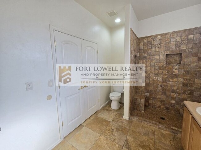 Building Photo - Spacious 3-Bed / 2-Bath Home in Central Tu...