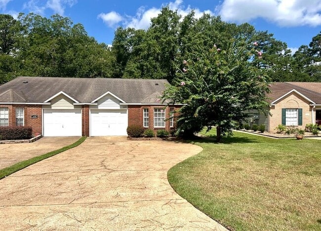 Building Photo - 134 Covington Pl