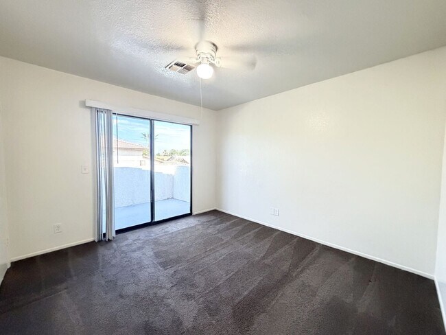 Building Photo - AVAILABLE NOW!! 3 Bedroom / 2 Bathroom Townhouse with pool in Cathedral City