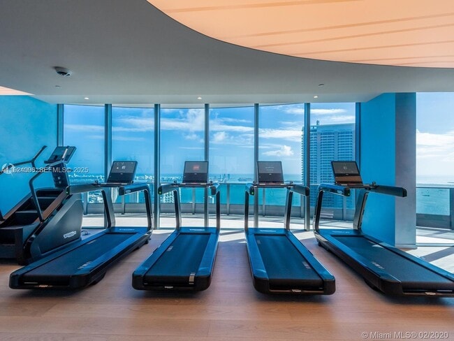 Building Photo - 1000 Brickell Plaza