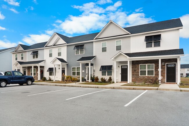 Building Photo - 2 Bed 2.5 Bath Townhome