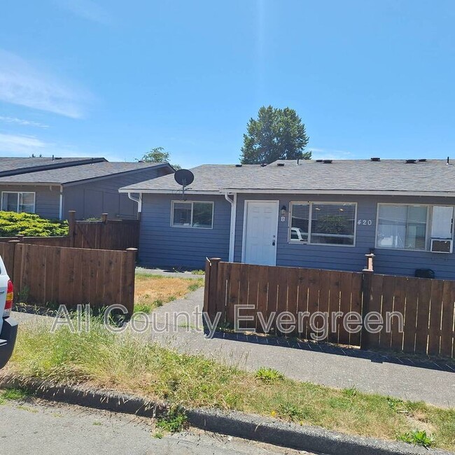 Building Photo - 420 23rd St SE