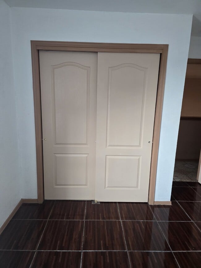 Building Photo - 3213 Tierra Ave Pl