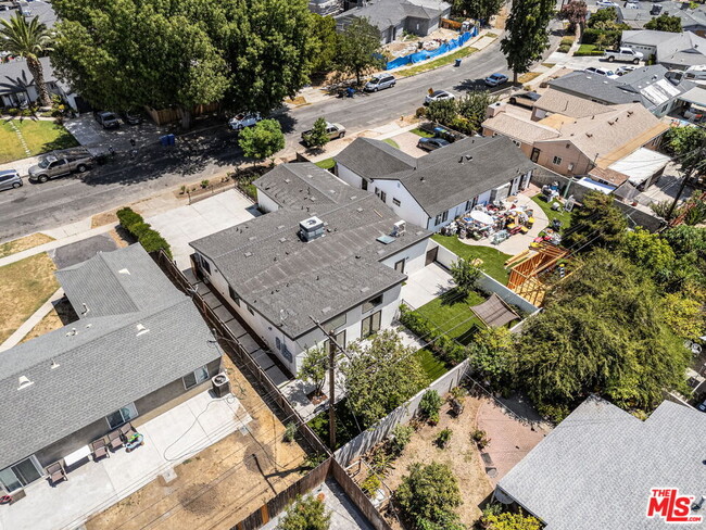 Building Photo - 7935 Zelzah Ave