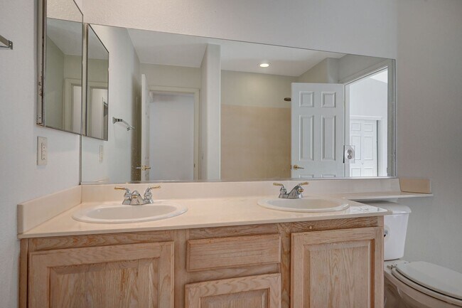 Building Photo - 121 Chatara Way