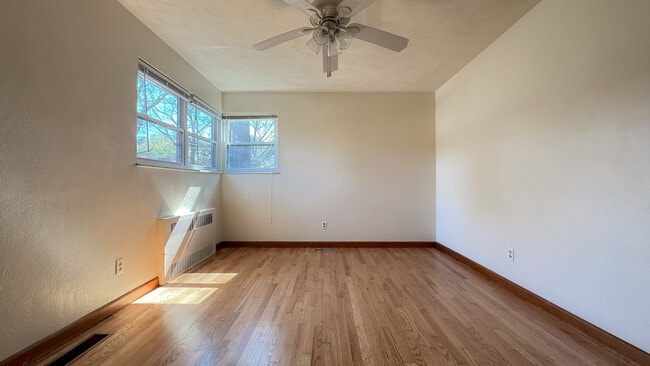 Building Photo - 7713 N Shirland Ave