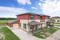 Building Photo - Charming 3-Bedroom Townhome near Lake Tawakoni!