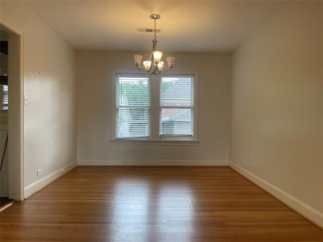 Building Photo - 2328 McClendon St
