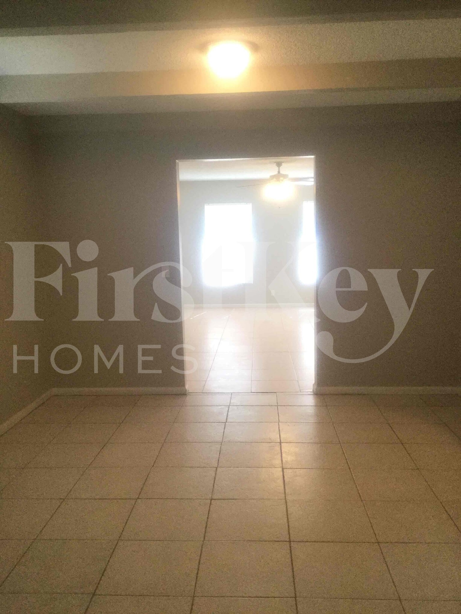 Building Photo - 3637 Ave Montresor