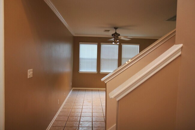Building Photo - 142 N Camellia Grove Cir