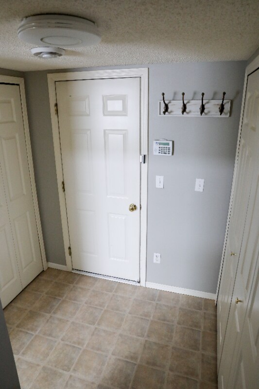 Building Photo - 8017 Stratford Cir S