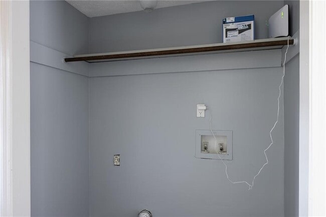 Building Photo - 582 Downing St