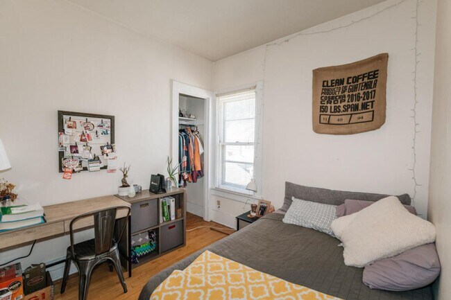 Building Photo - Farwell House