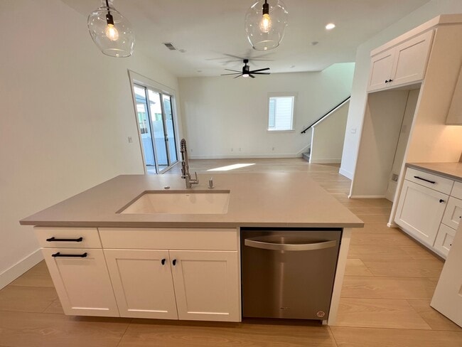 Building Photo - 313 Talons Dr