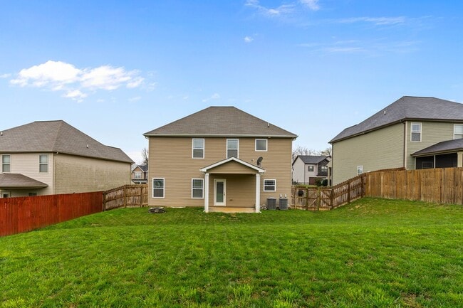 Building Photo - 3349 N Henderson Way