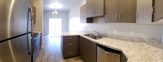 Building Photo - 3 bedroom 2.5 bath -Townhome in the heart ...