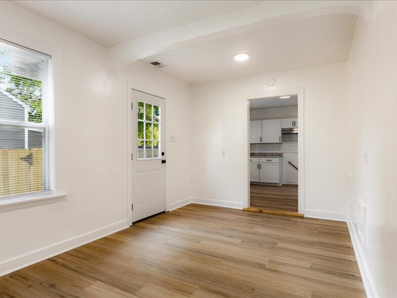 Building Photo - 41 N Bingham St