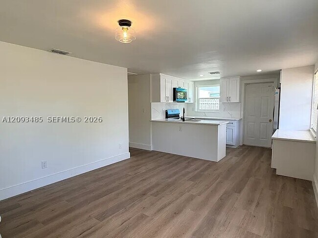 Building Photo - 622 Dogwood Ct