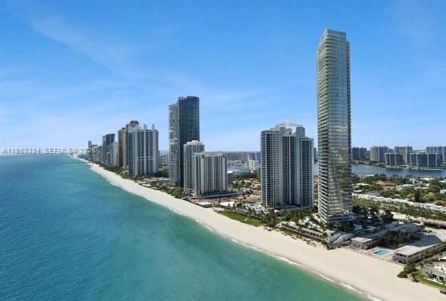 Building Photo - 18975 Collins Ave