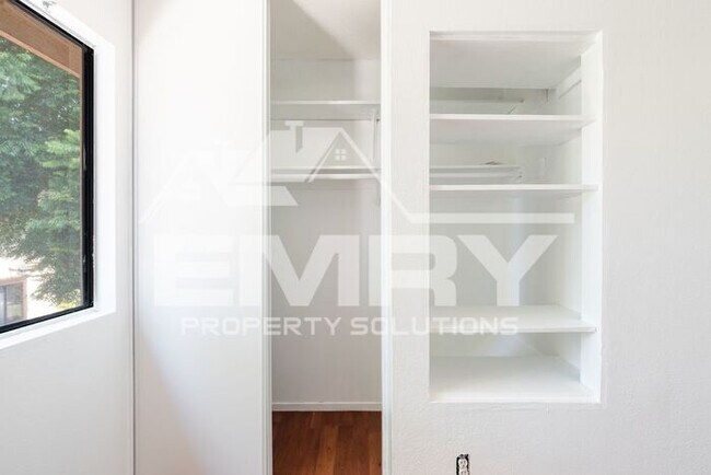 Building Photo - 9781 Karmont Ave