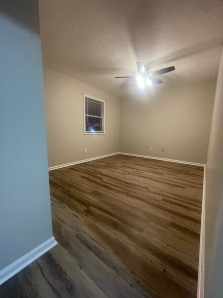 Building Photo - 105 Grogan Cir