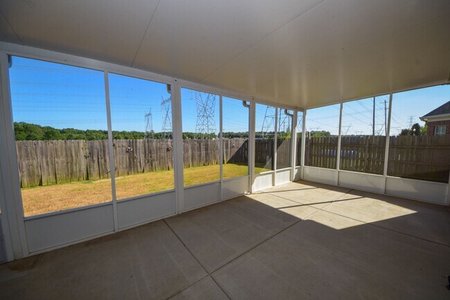 Building Photo - Great 3 bed, 2 bath home in Cordova with w...