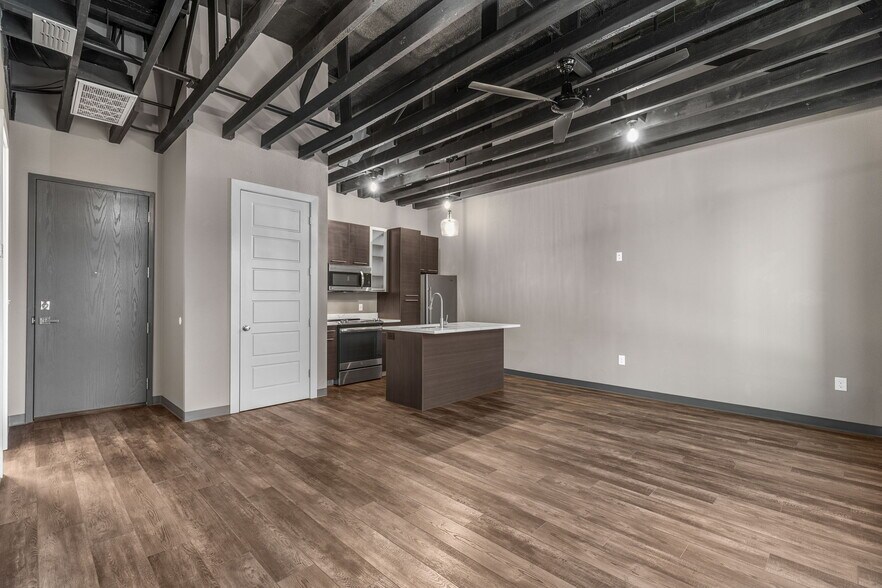 Building Photo - 901 9th St