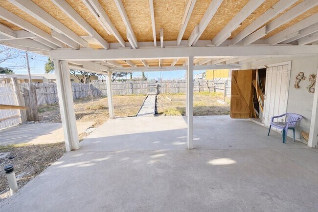 Building Photo - 2501 Crown Ave