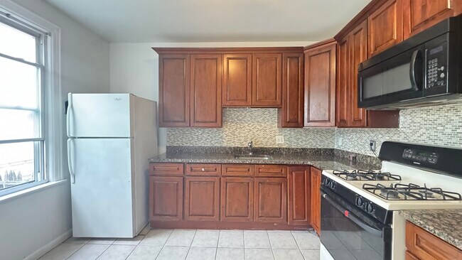 Building Photo - 283 Avenue A