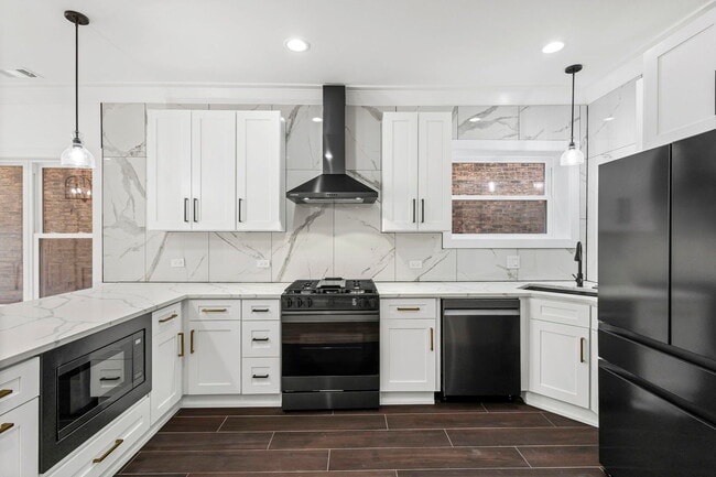 Building Photo - 3934 N Sawyer Ave